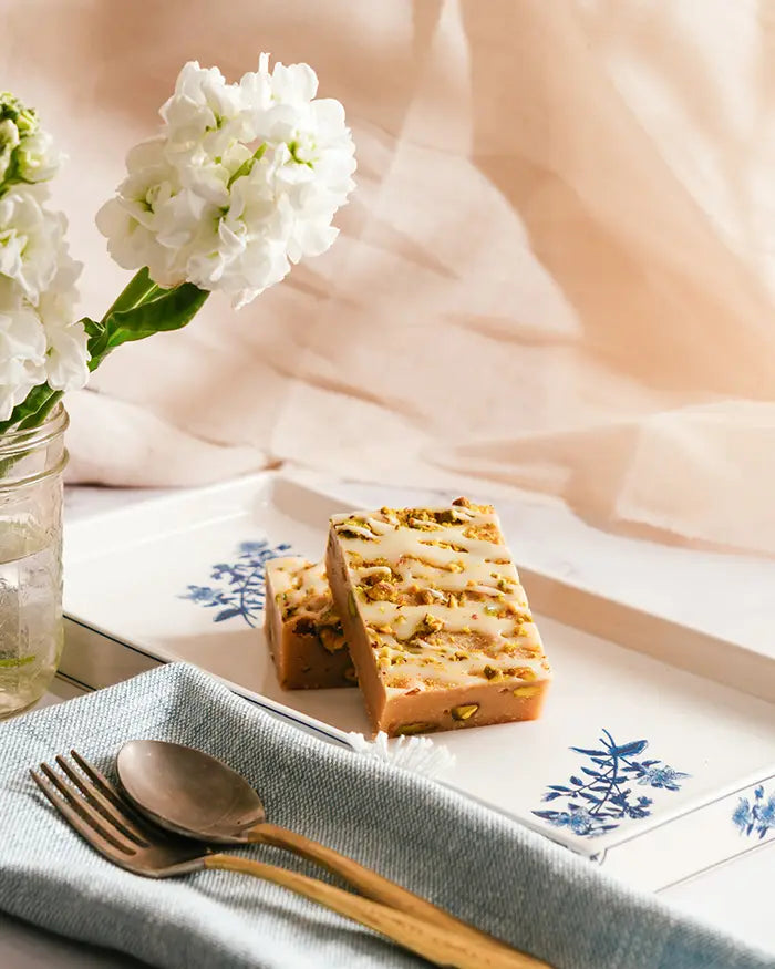 Daboom - Pistachio & White Chocolate Blondie 28 Slices - 2.7 Kg