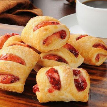 Fiera Foods - Strawberry Cheese Strudel - 24 x 17.5 Oz - Bulk Mart