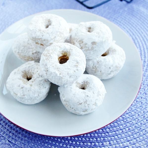 Rich's - Fully Finished Powder Sugar Mini Ring Donut - 5 Kg - Bulk Mart