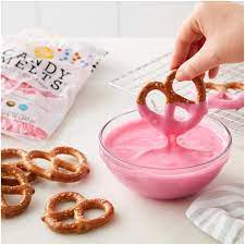 Wilton - Vibrant Pink Candy Melts / Wafers 12 Oz - 340g - Bulk Mart